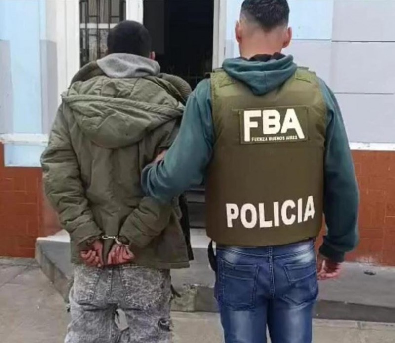 Tena pedido de captura, fue a votar y lo detuvieron